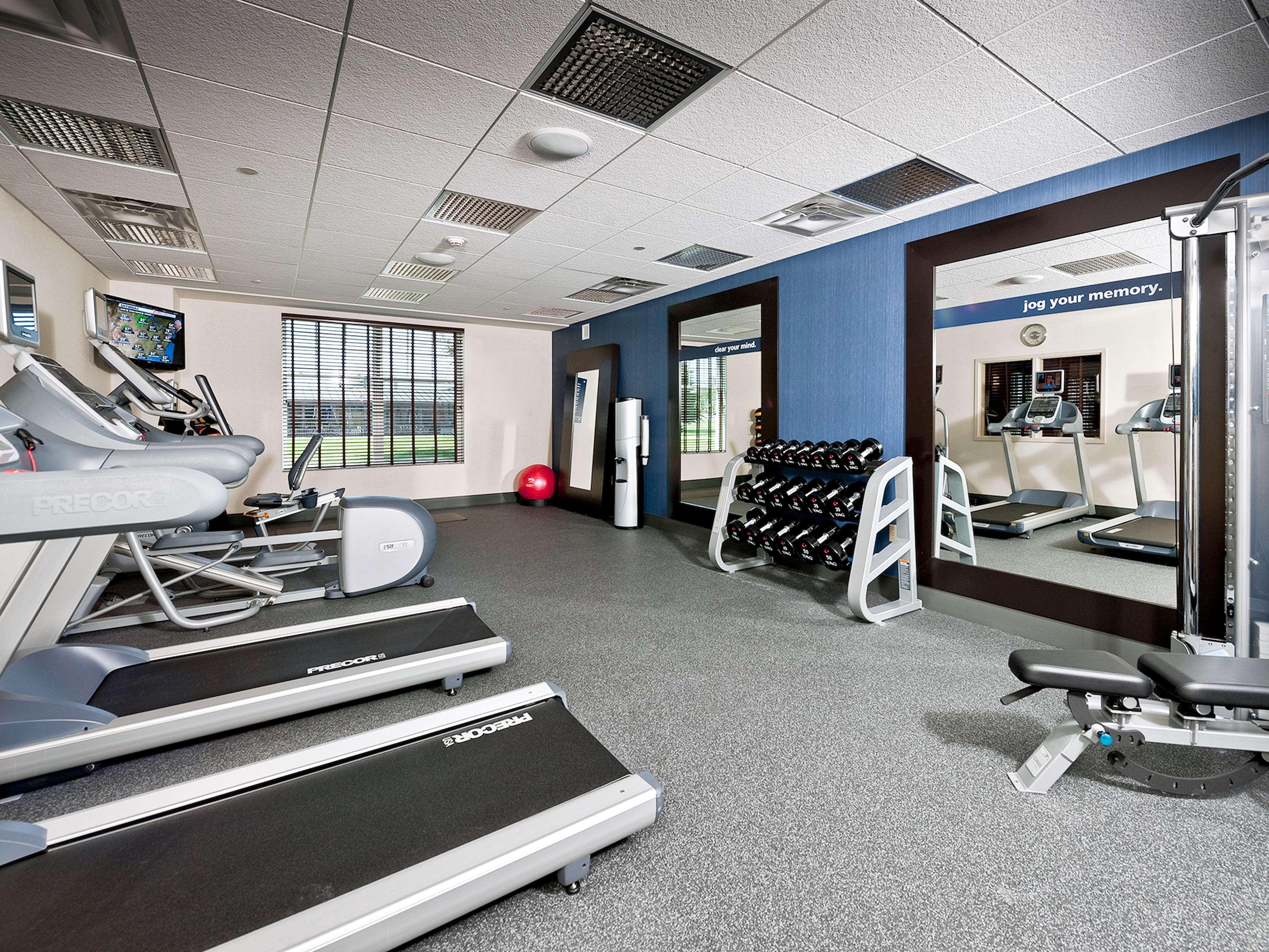 Hampton Inn Augusta Bagian luar foto