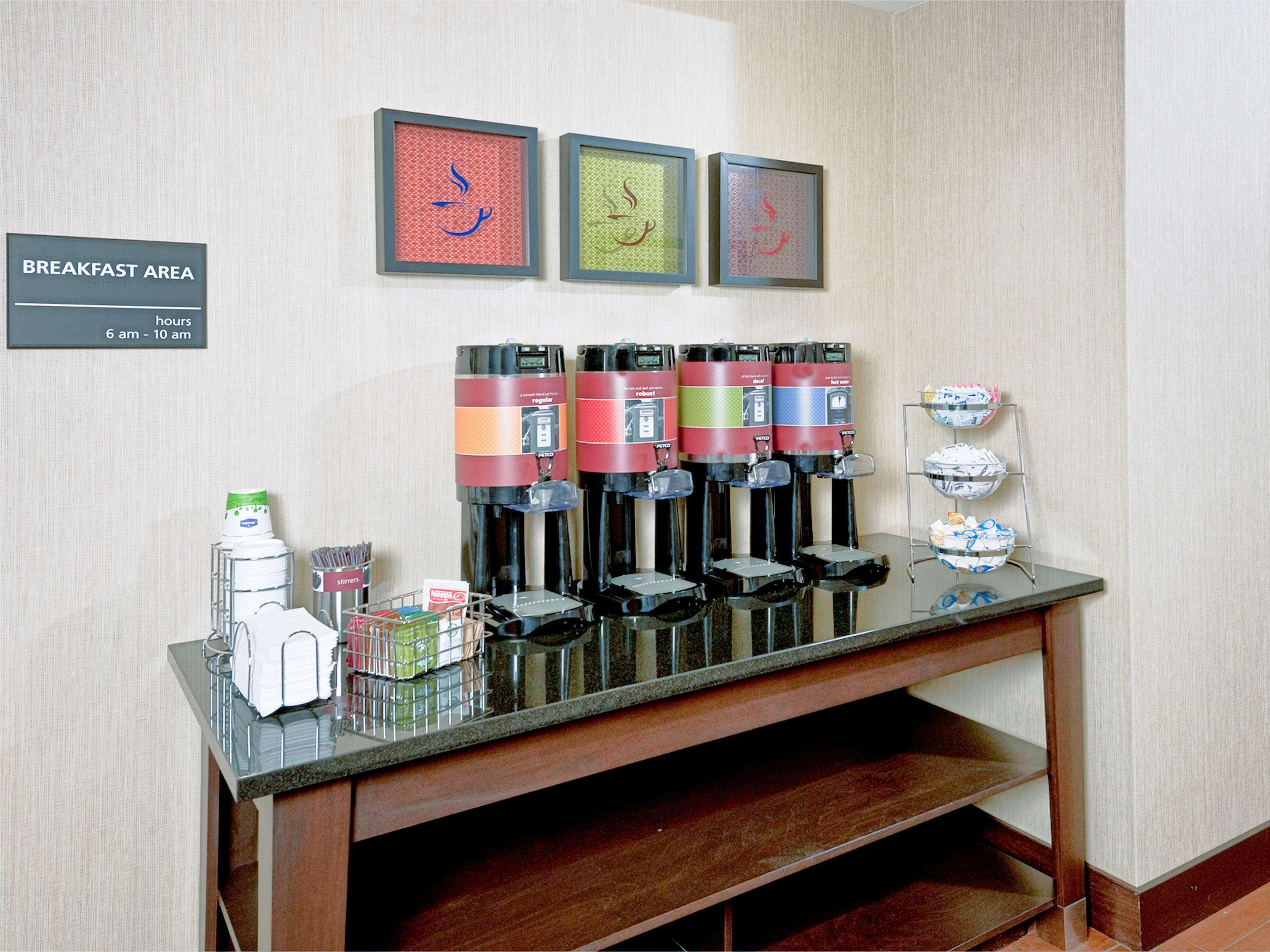 Hampton Inn Augusta Bagian luar foto