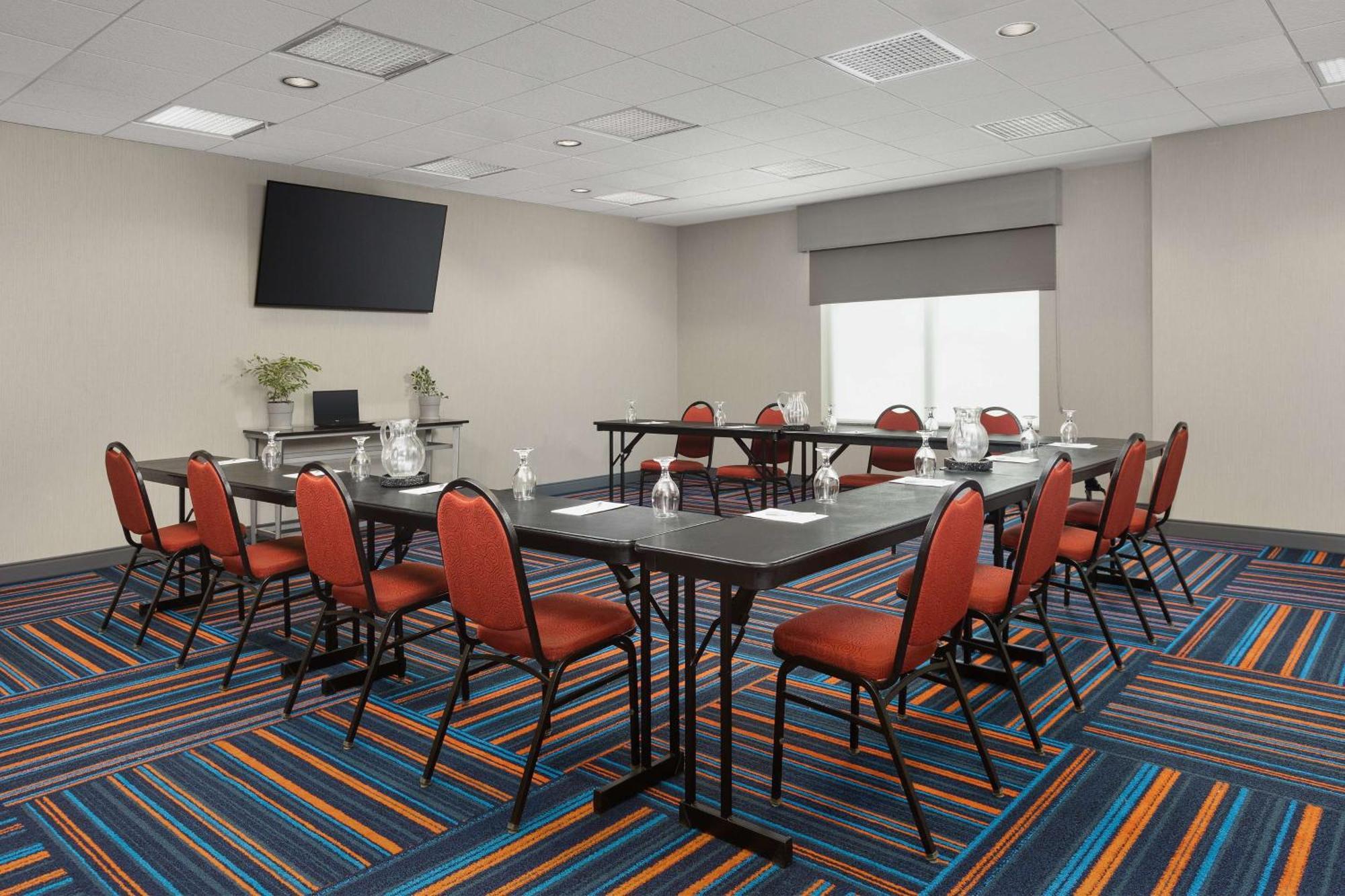 Hampton Inn Augusta Bagian luar foto