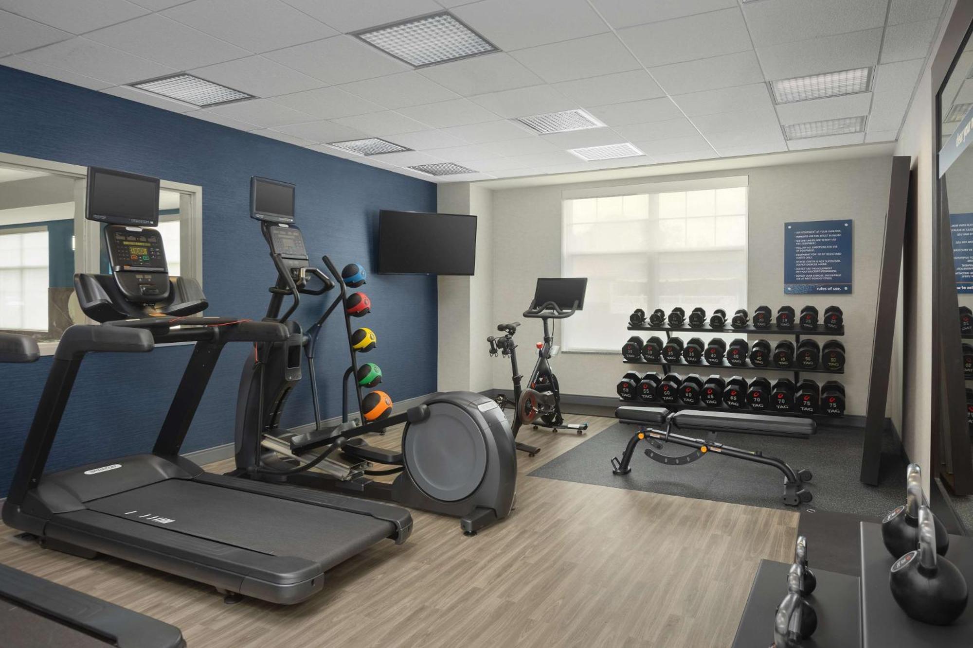 Hampton Inn Augusta Bagian luar foto