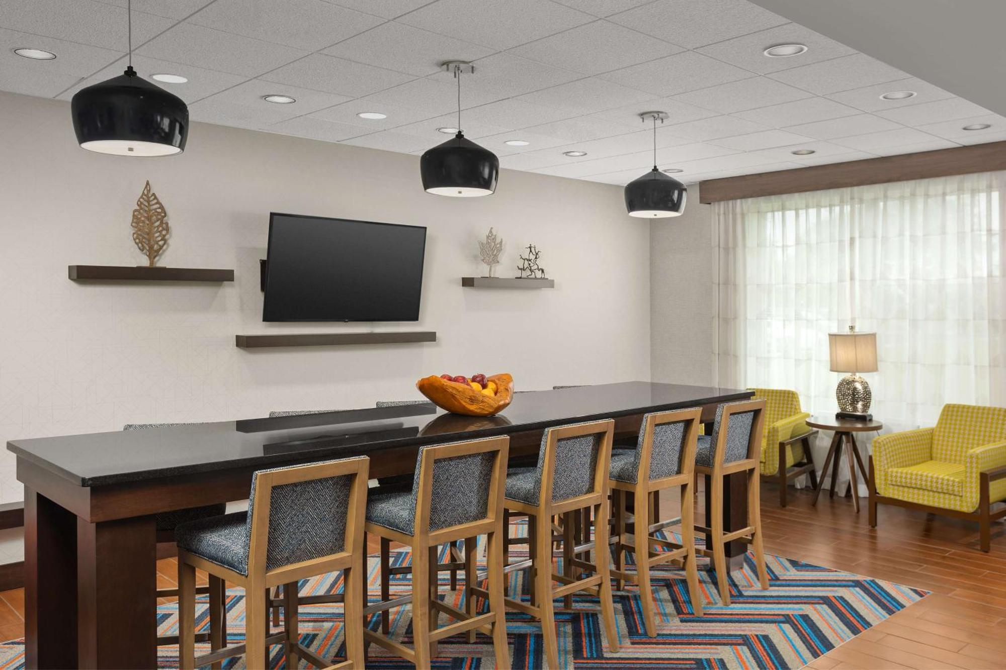 Hampton Inn Augusta Bagian luar foto